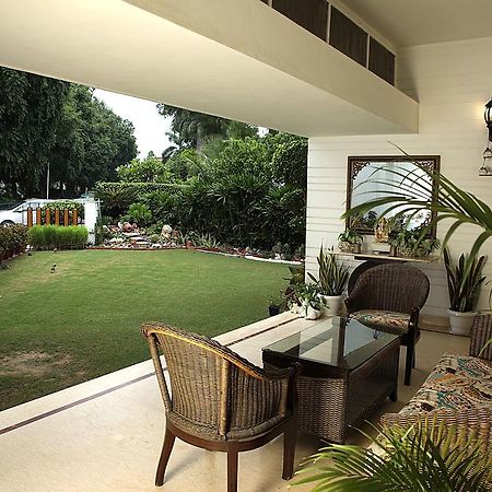 Ahuja Residency Golf Links Hotel New Delhi Buitenkant foto