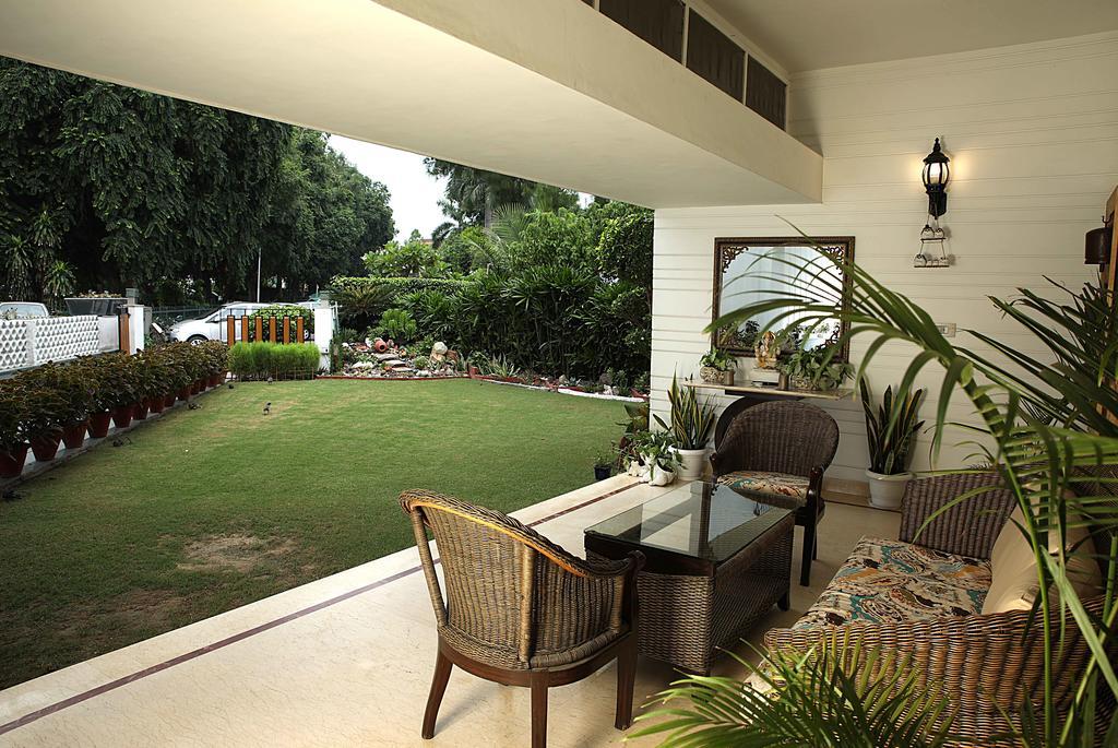 Ahuja Residency Golf Links Hotel New Delhi Buitenkant foto