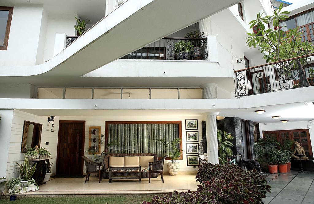 Ahuja Residency Golf Links Hotel New Delhi Buitenkant foto
