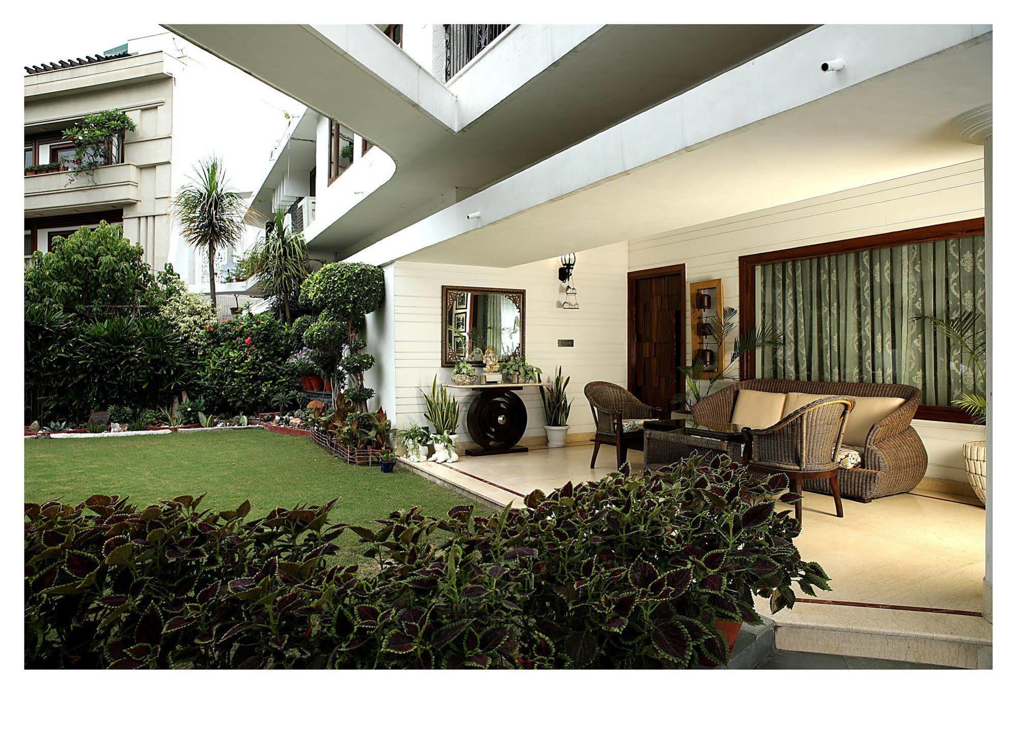 Ahuja Residency Golf Links Hotel New Delhi Buitenkant foto