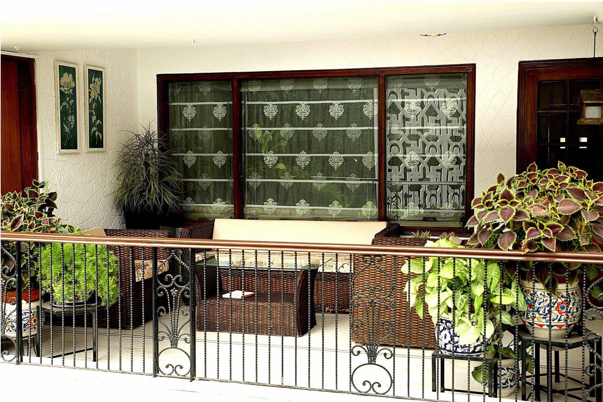 Ahuja Residency Golf Links Hotel New Delhi Buitenkant foto