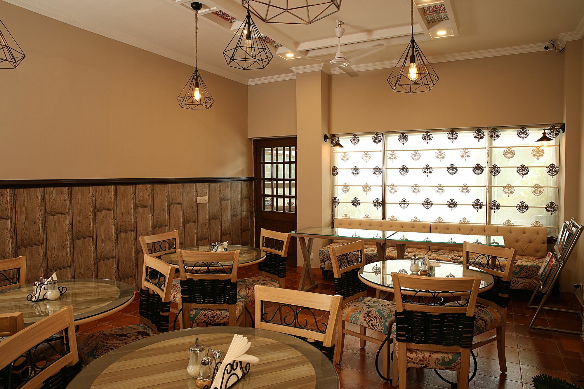 Ahuja Residency Golf Links Hotel New Delhi Buitenkant foto