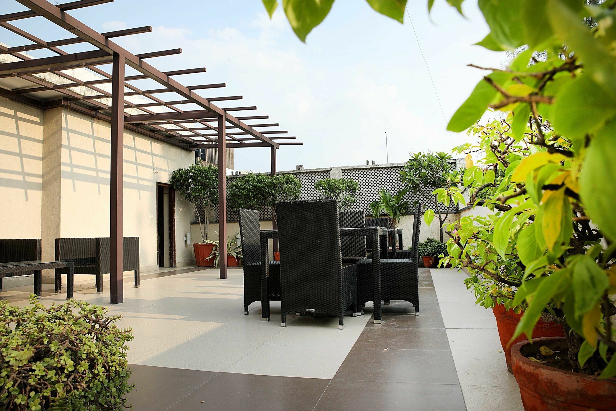 Ahuja Residency Golf Links Hotel New Delhi Buitenkant foto